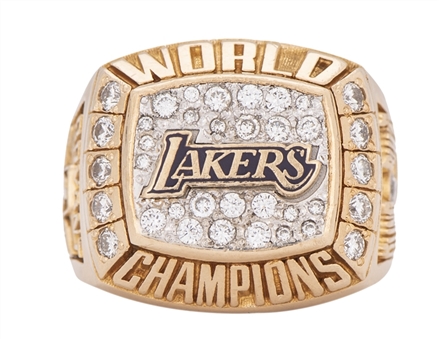 2000 Kobe Bryant Los Angeles Lakers NBA Championship Ring 14K-40 Diamonds -Laker Issued Player Ring Gifted by Kobe to Pam Bryant (Pam Bryant LOA) 